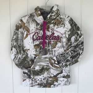 Cabela’s hoodie. Size Medium.